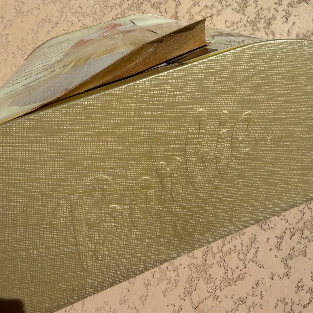 New Barbie Celebration 2000 Edition Doll Special Collector's Item- Mattel 28269 - Picture 6 of 8